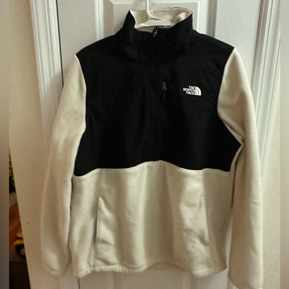 The North Face Jackets & Blazers - THE NORTH FACE HALF ZIP PULLOVER FLEECE